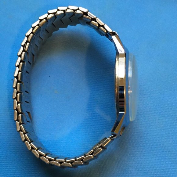 Vintage 1965 Caravelle Bulova M6 Waterproof Men's Watch Hand Wind runs - Picture 5 of 11